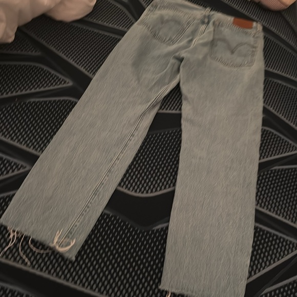 Levi’s Straight Leg Light wash Jeans - Picture 4 of 5